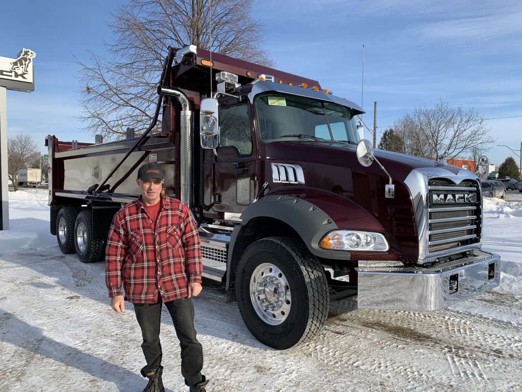 Mack Granite 2022